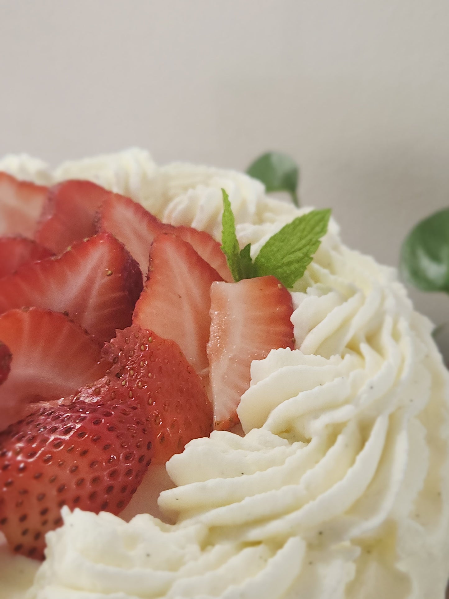Vanilla Cake with Whip Cream and Fresh strawberries