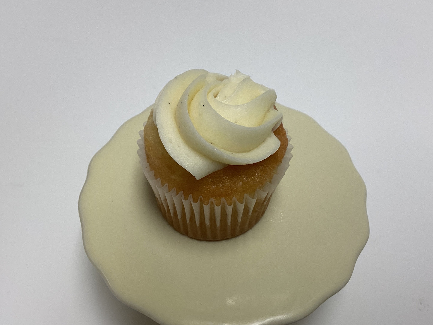 Mini Vanilla Vanilla Cupcake