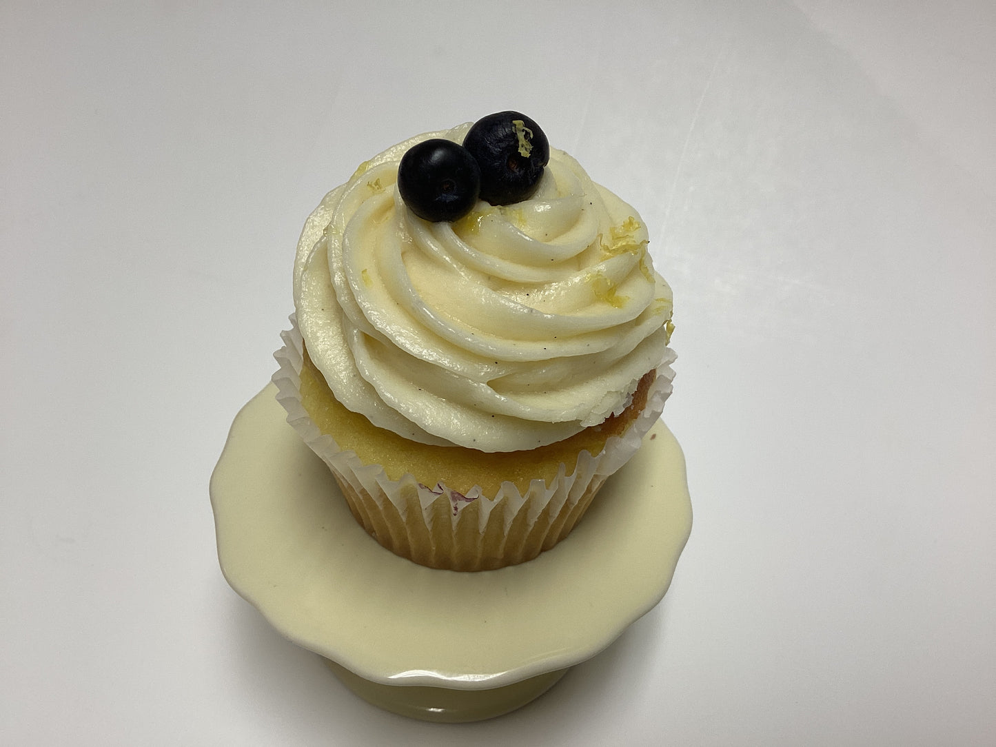 Lemon BlueBerry Cupcake